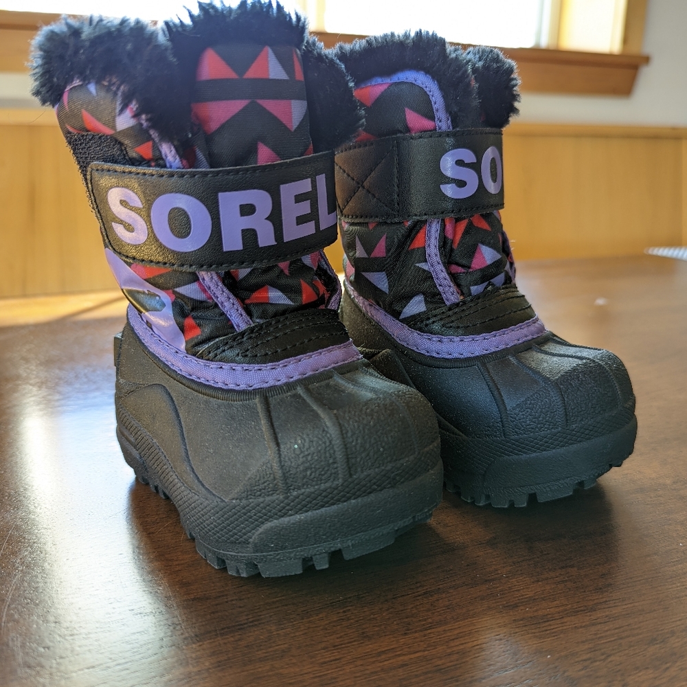 Sorel Toddler girl snow boots 4c